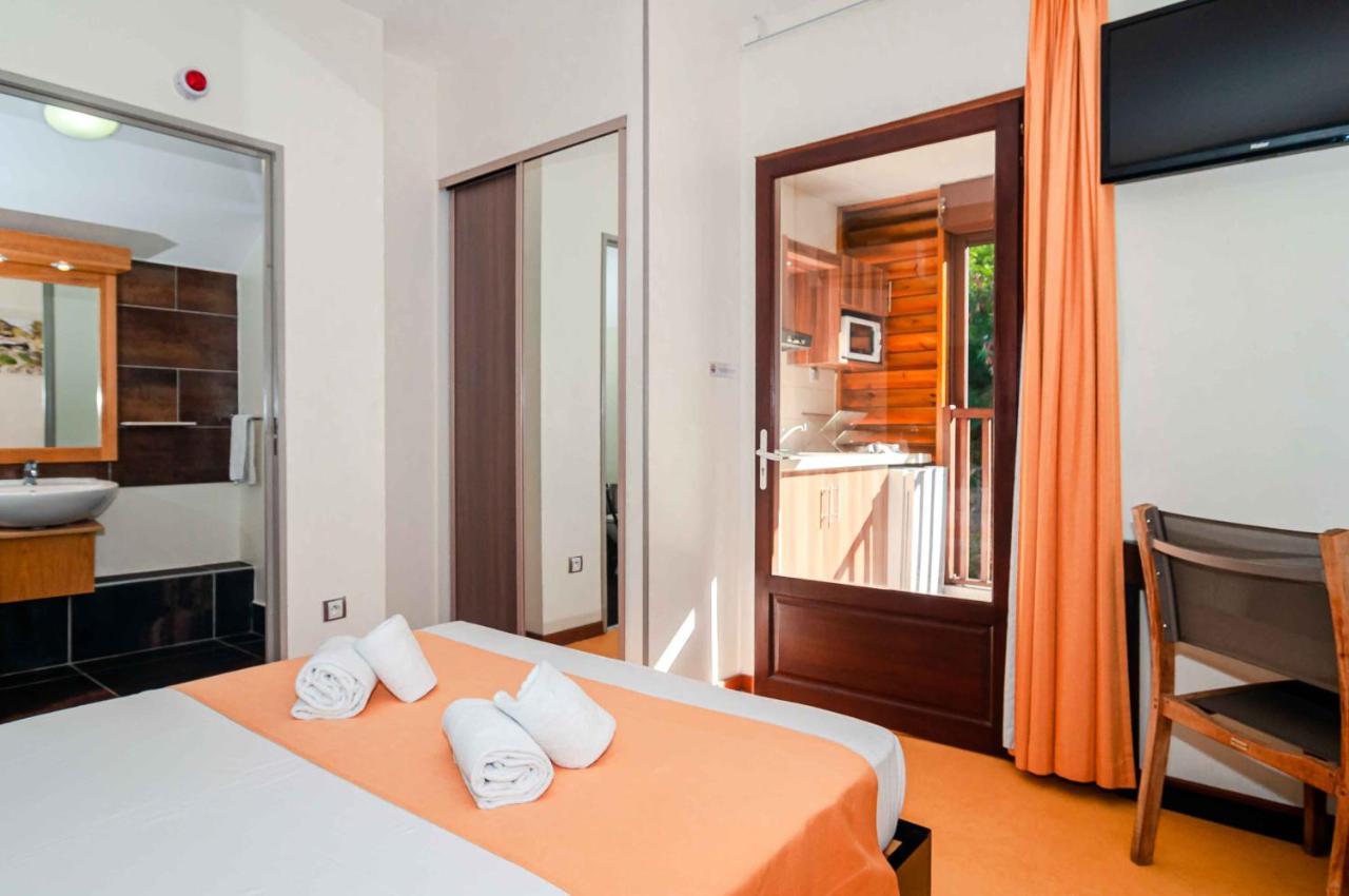 Tama Hotel Saint-Gilles Les Bains Exterior photo
