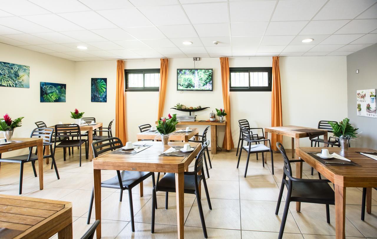Tama Hotel Saint-Gilles Les Bains Exterior photo