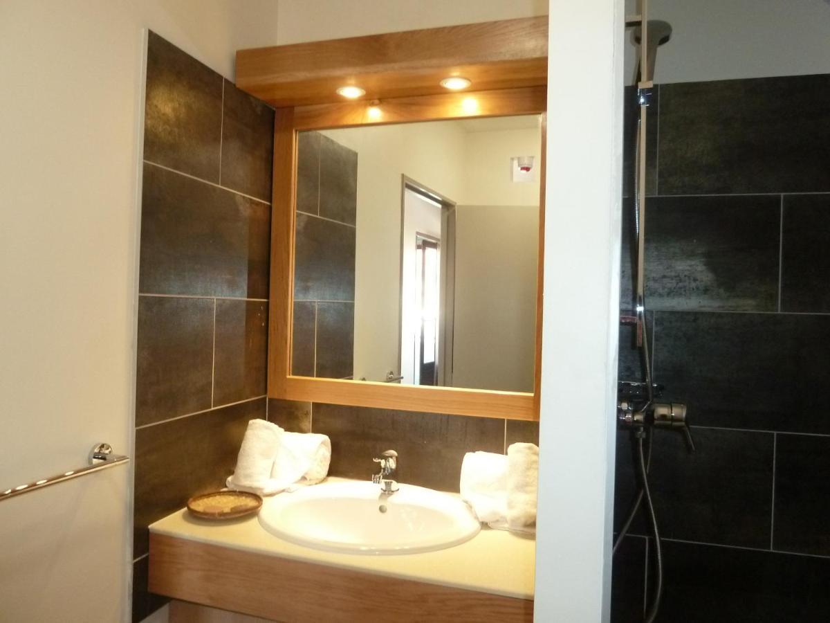 Tama Hotel Saint-Gilles Les Bains Exterior photo